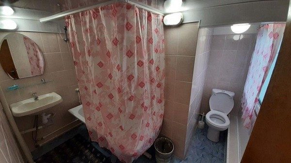 Каюта «Люкс» — индивидуальный санузел с душем